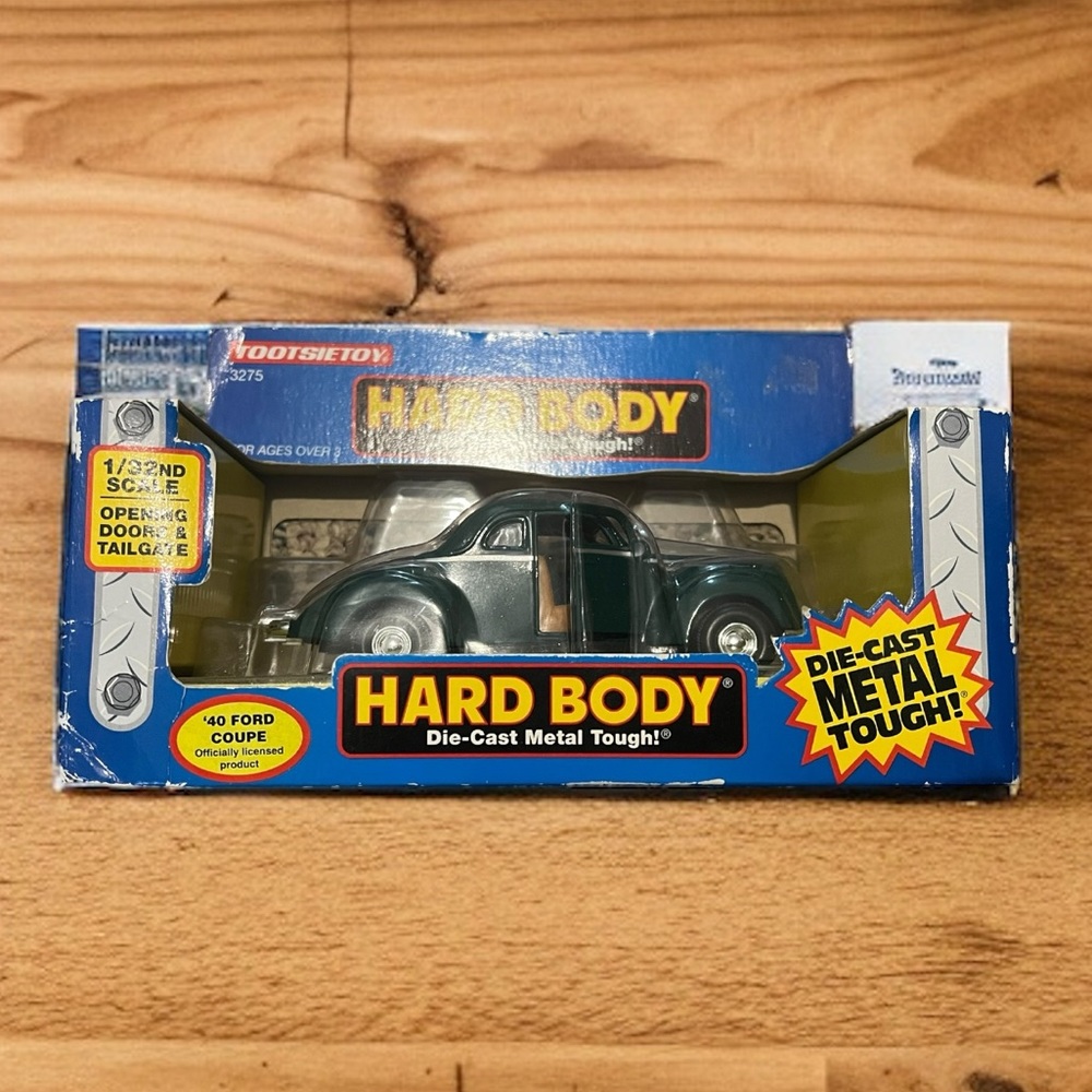 Tootsietoy Hard Body Die Cast Metal Car